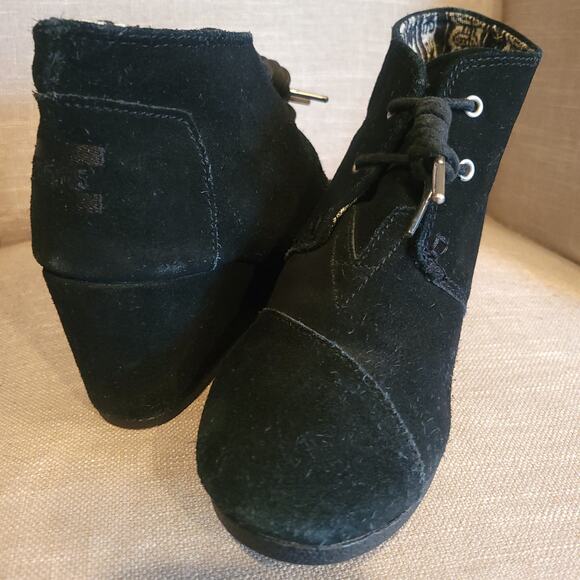 TOMS Womens Desert Wedge Black Suede Wedge Lace-Up Ankle Bootie Mid Heel Boot✨️9 - Picture 9 of 12